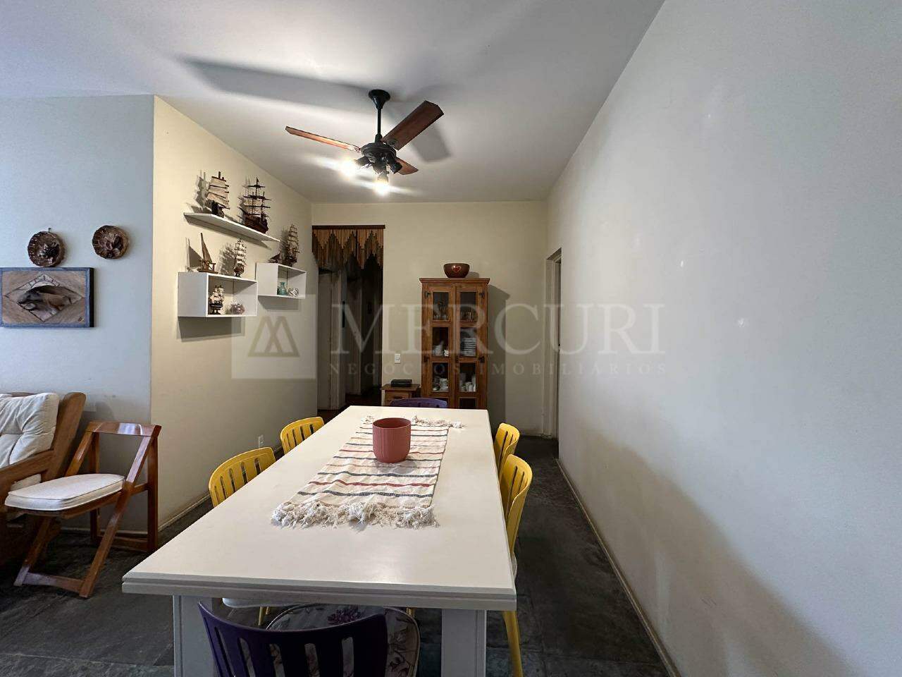 Apartamento à venda no Pitangueiras: 
