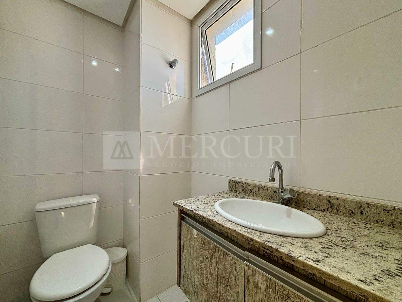 Sala à venda no Pitangueiras: 