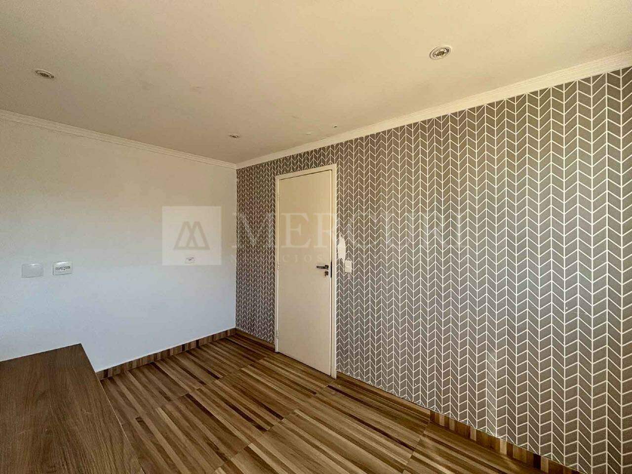 Sala à venda no Pitangueiras: 