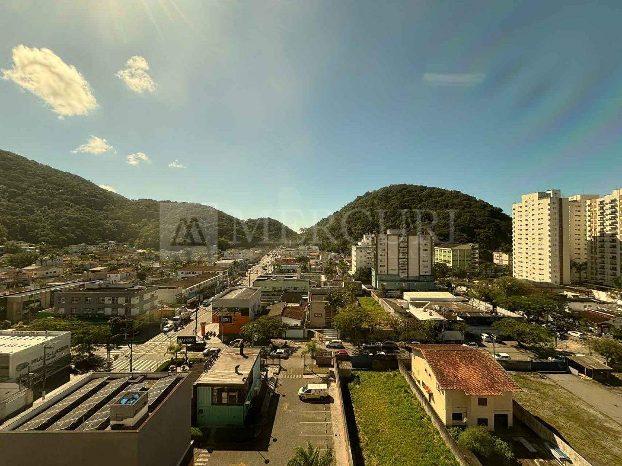 Sala à venda no Pitangueiras: 