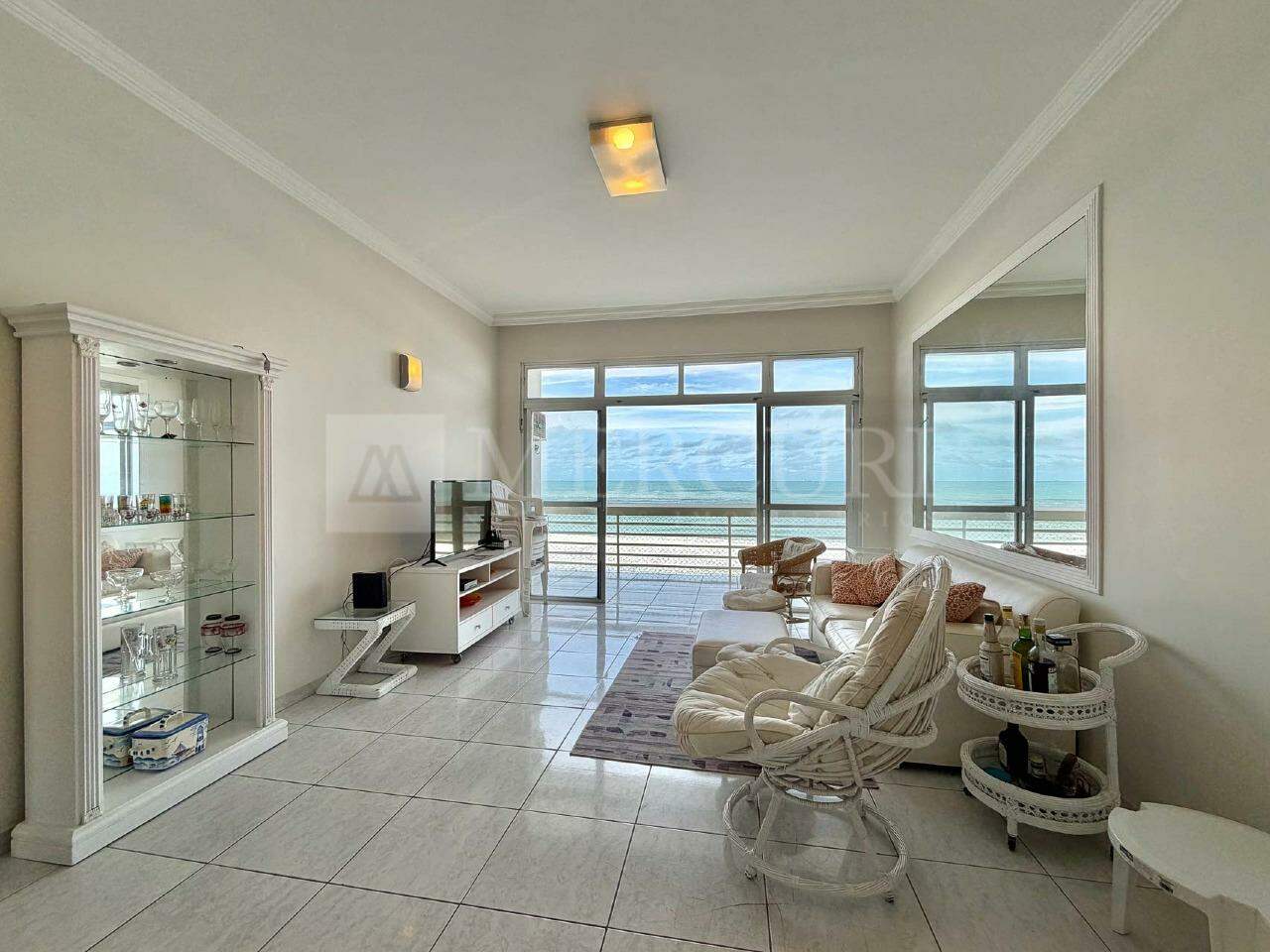 Apartamento à venda no Pitangueiras: 