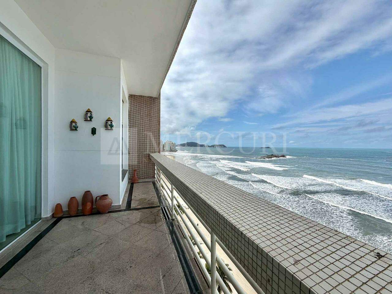 Apartamento à venda no Pitangueiras: 