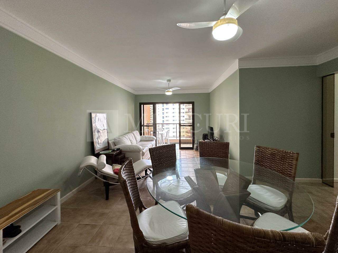 Apartamento à venda no Pitangueiras: 