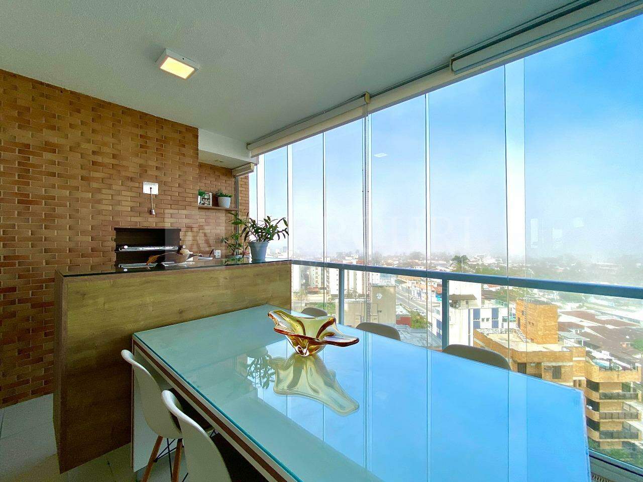 Apartamento à venda no Enseada: 
