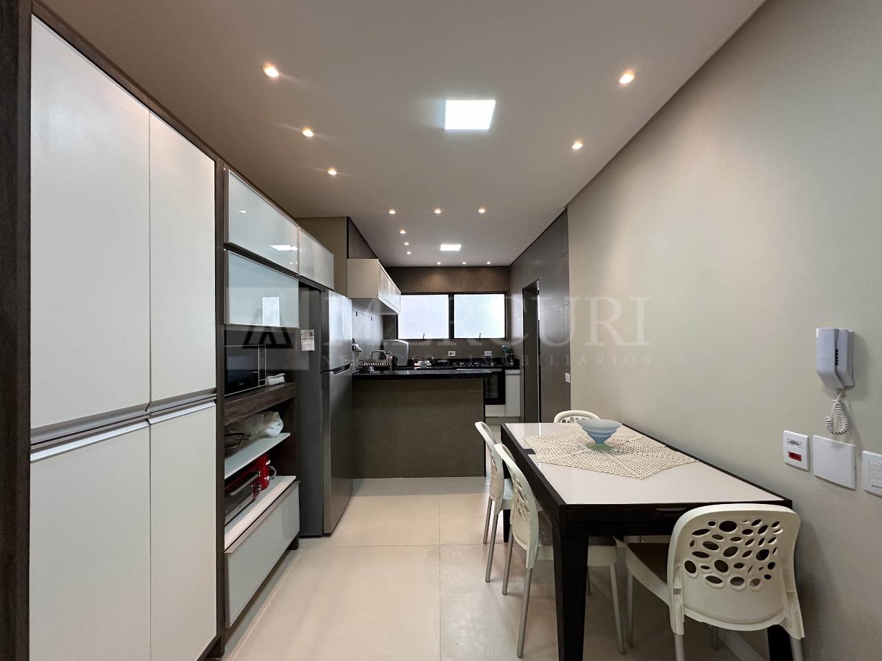 Apartamento à venda no Pitangueiras: 