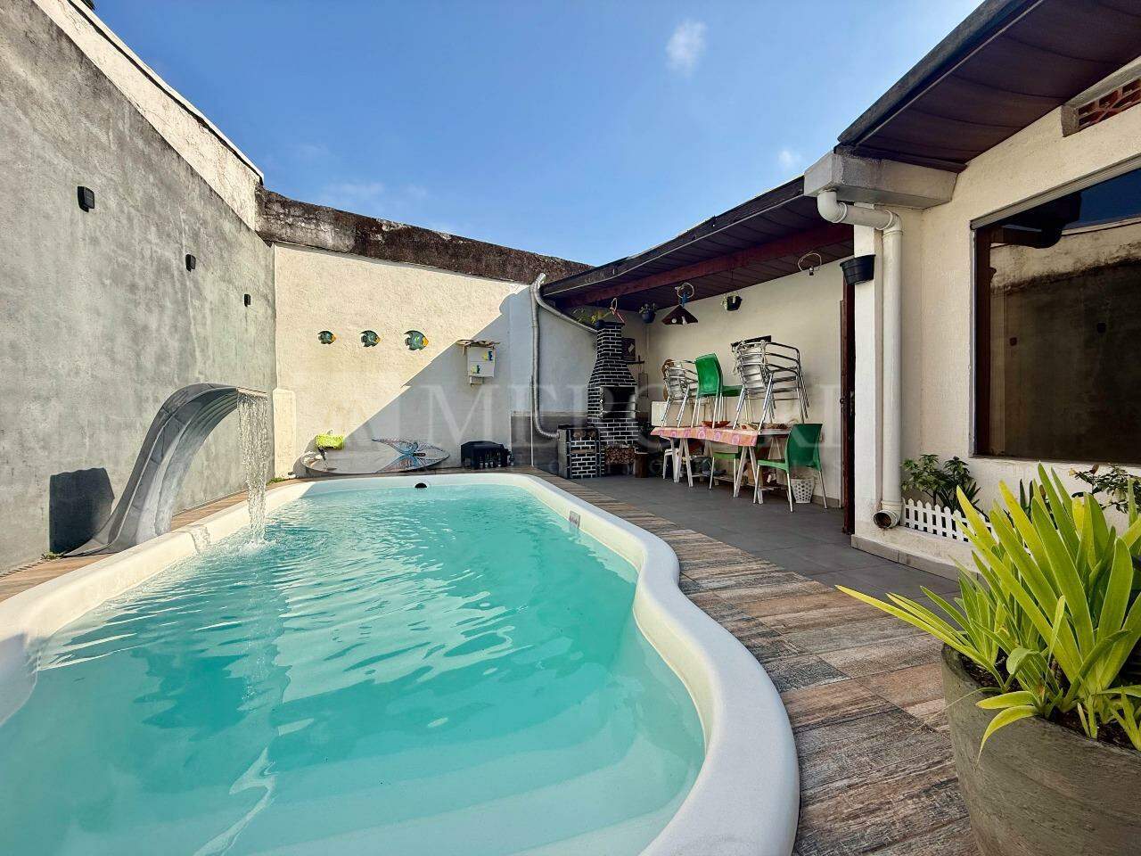 Casa à venda no Jardim Guaiuba: 