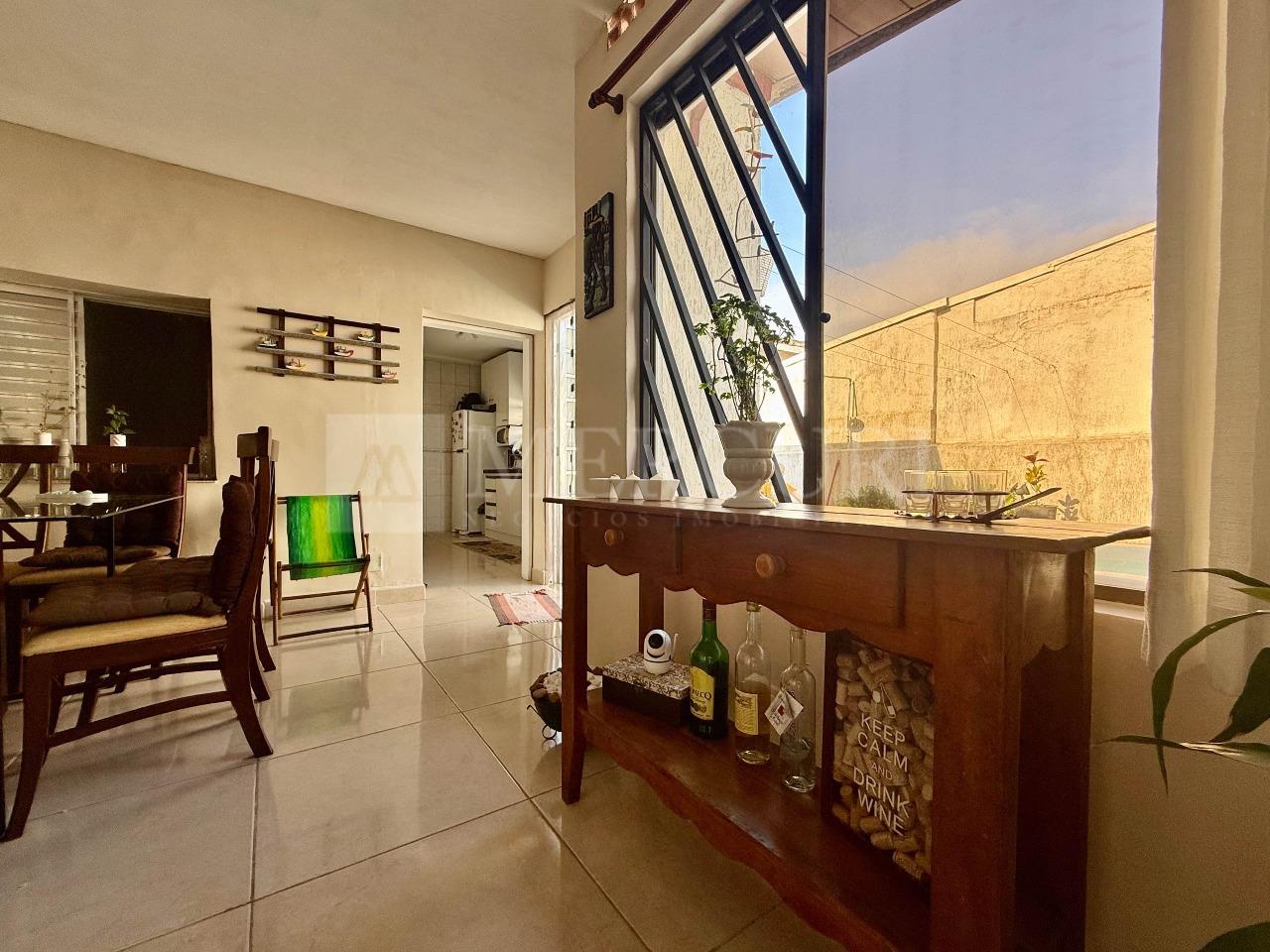 Casa à venda no Jardim Guaiuba: 