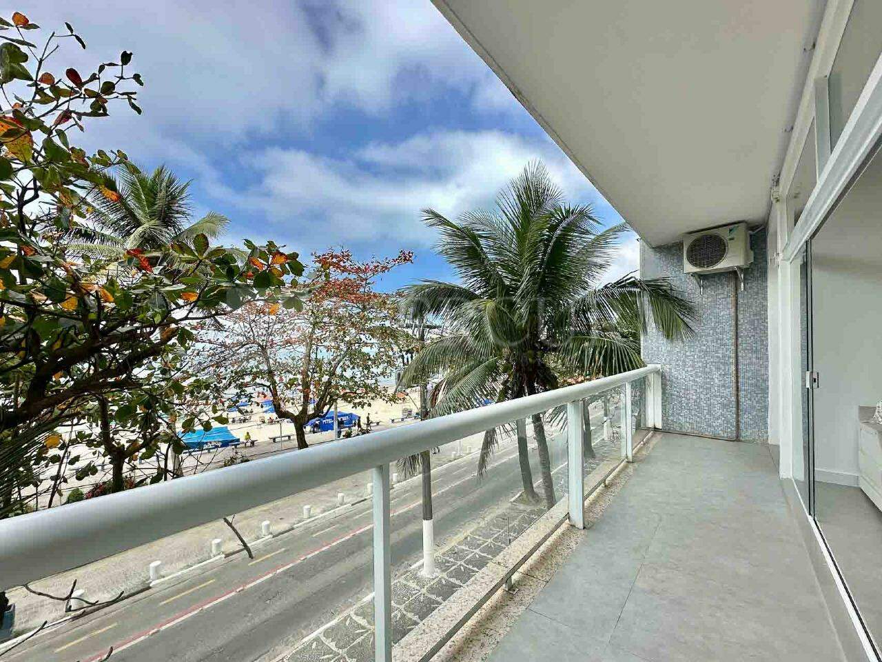 Apartamento à venda no Pitangueiras: 
