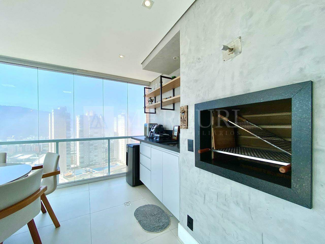 Apartamento à venda no Enseada: 