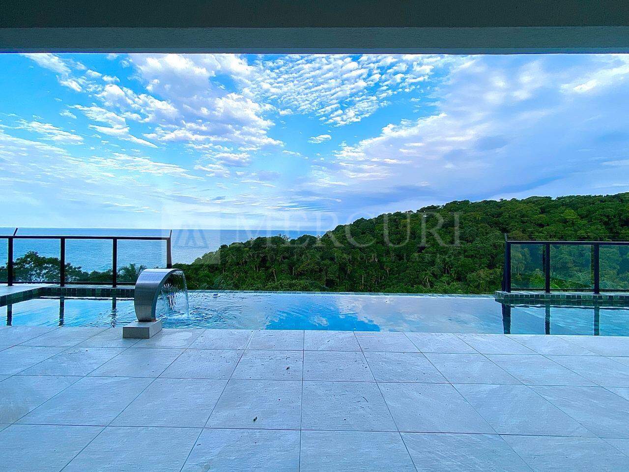 Casa à venda no Enseada: 