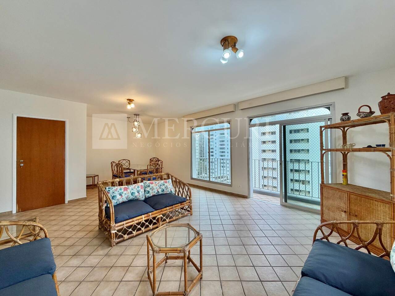 Apartamento à venda no Pitangueiras: 