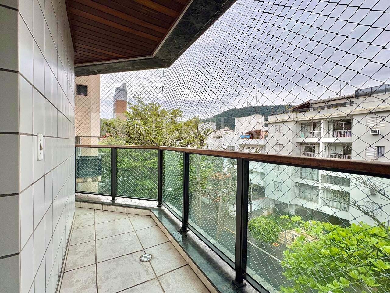 Apartamento à venda no Enseada: 