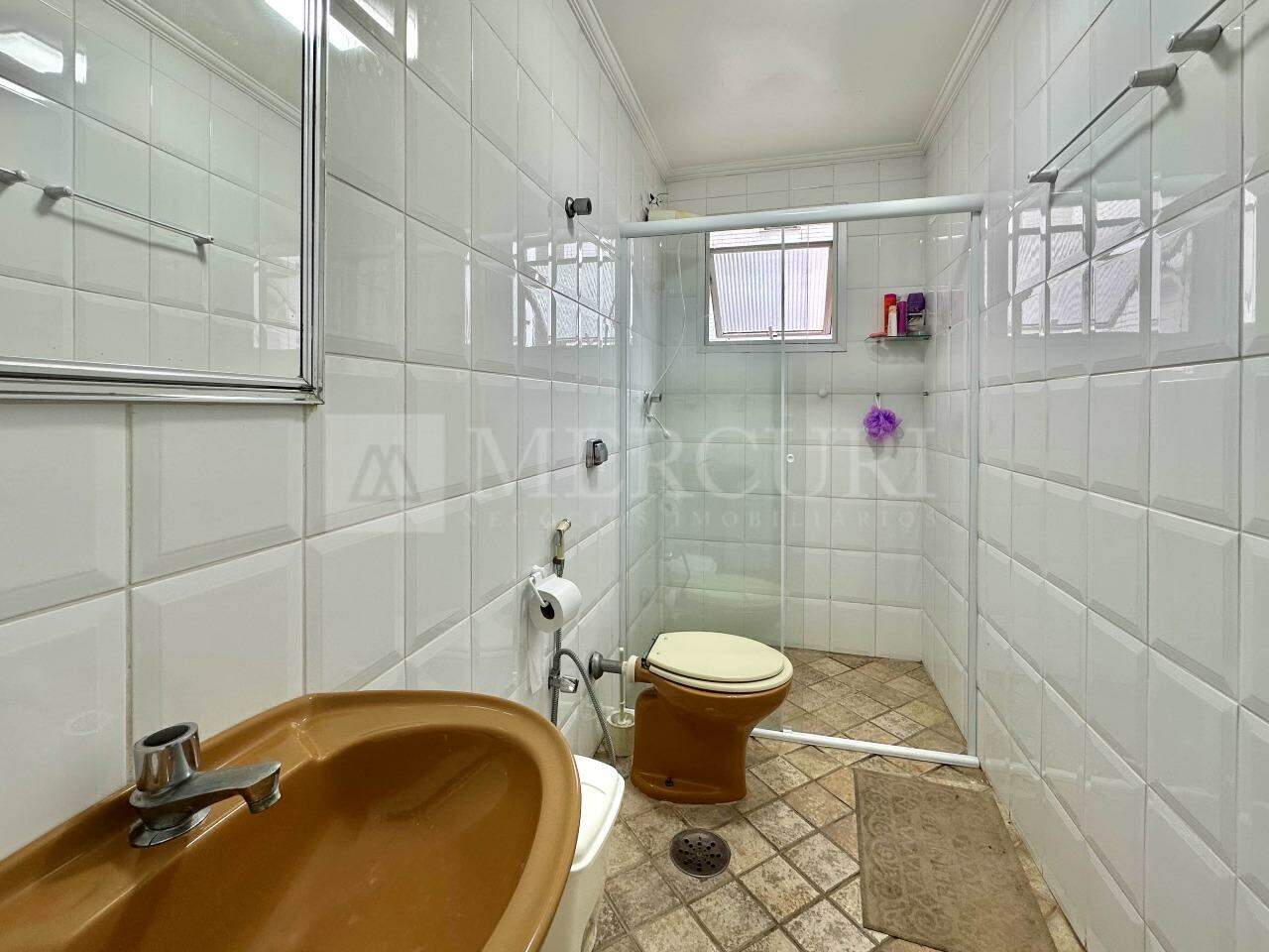 Apartamento à venda no Pitangueiras: 