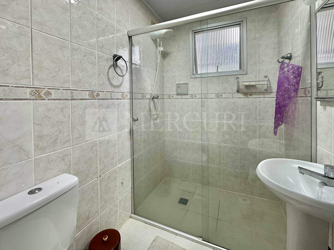 Apartamento à venda no Pitangueiras: 