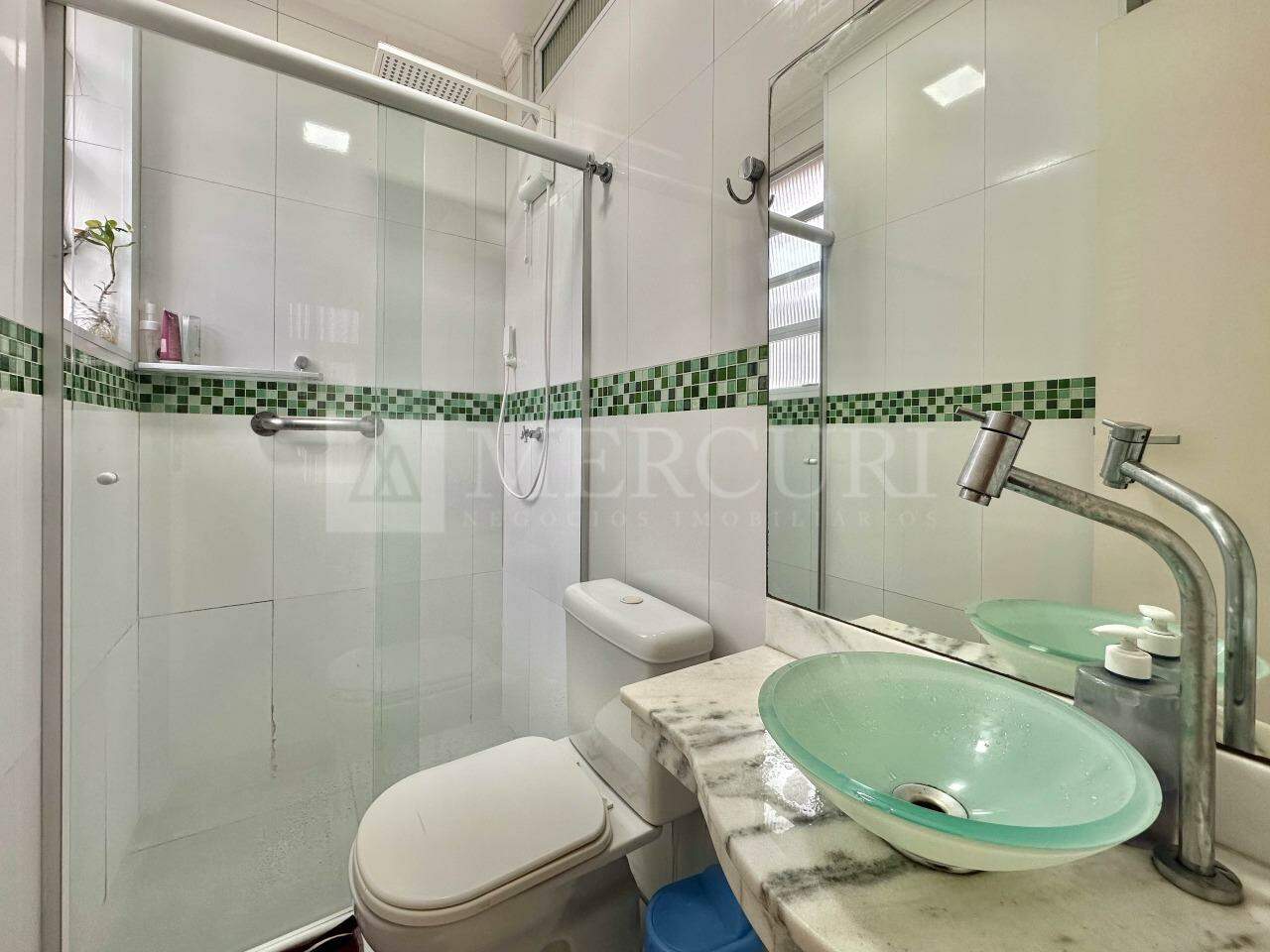 Apartamento à venda no Pitangueiras: 
