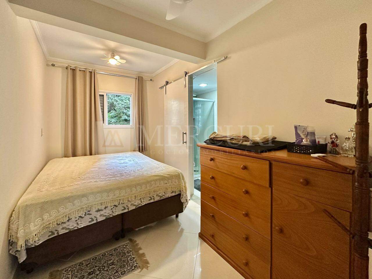 Apartamento à venda no Pitangueiras: 