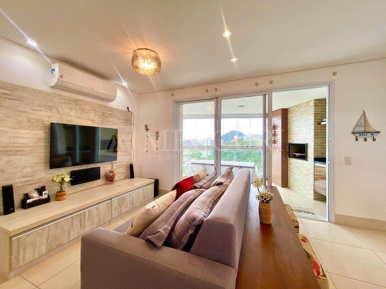 Apartamento à venda no Enseada: 