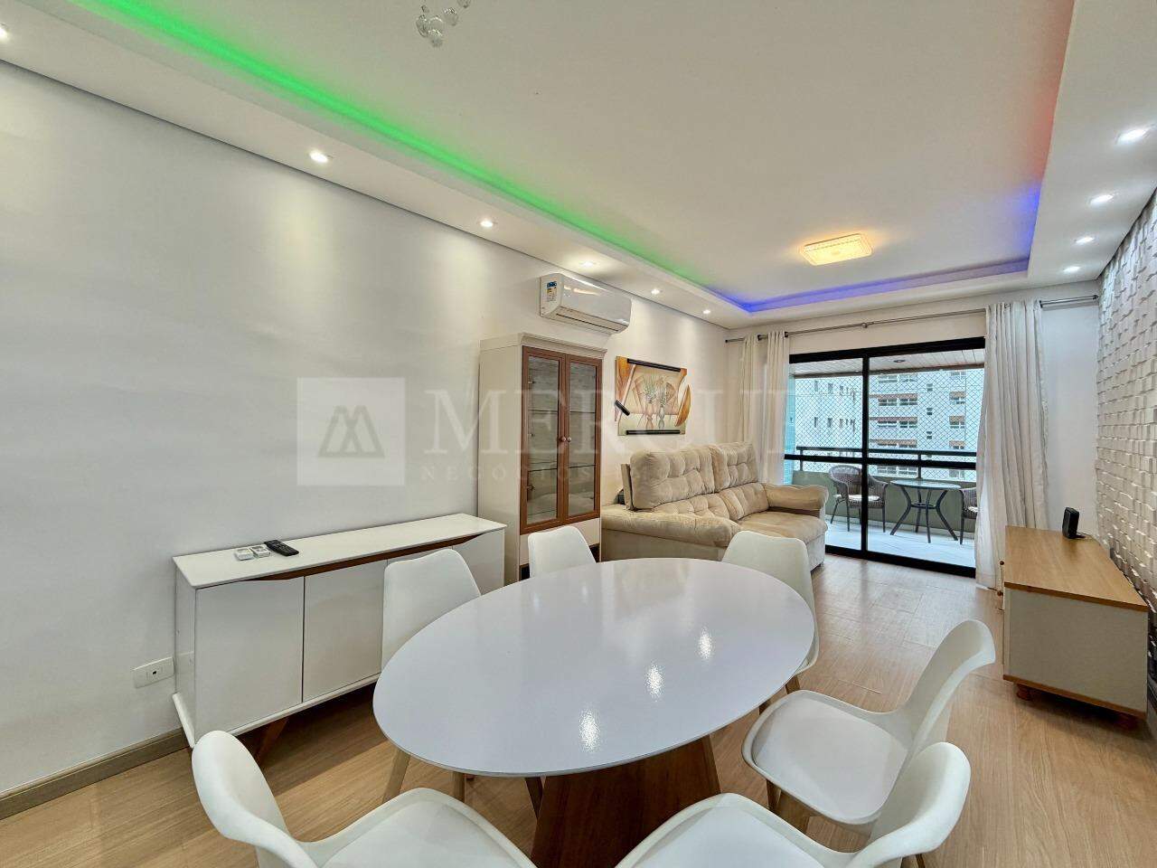 Apartamento à venda no Pitangueiras: 