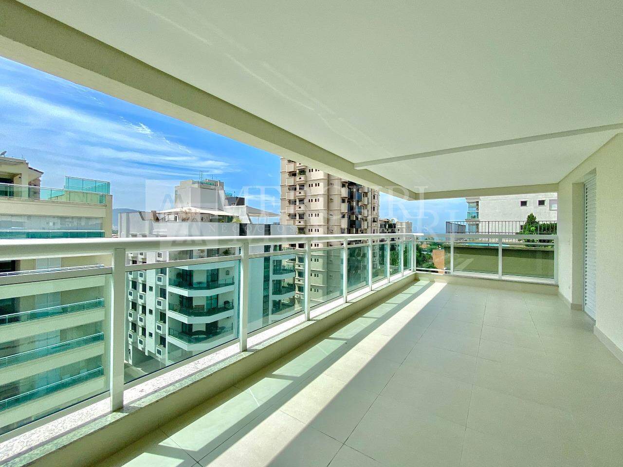 Apartamento à venda no Enseada: 