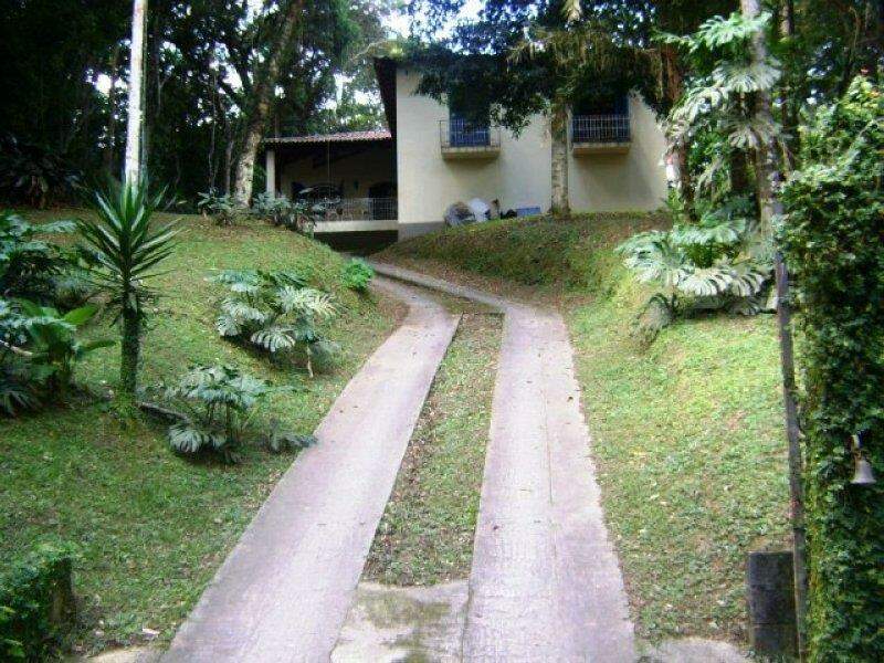 Casa à venda no Bosque do Embu: 
