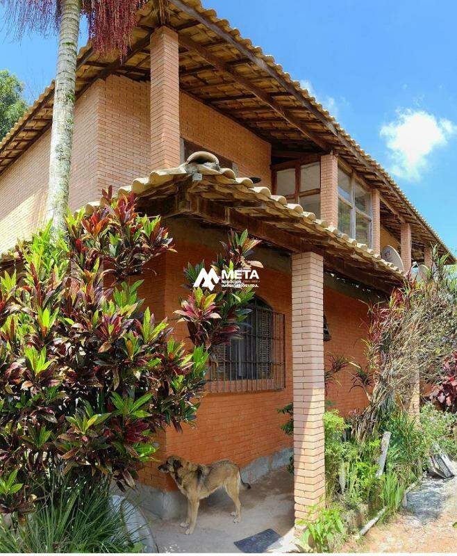 Casa à venda no Jardim Novo Embu: 
