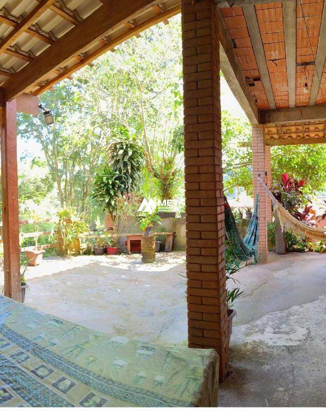 Casa à venda no Jardim Novo Embu: 
