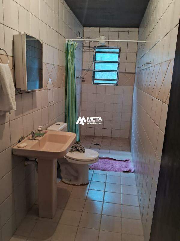 Casa à venda no Estancia de Embuarama: BANHEIRO SUÍTE