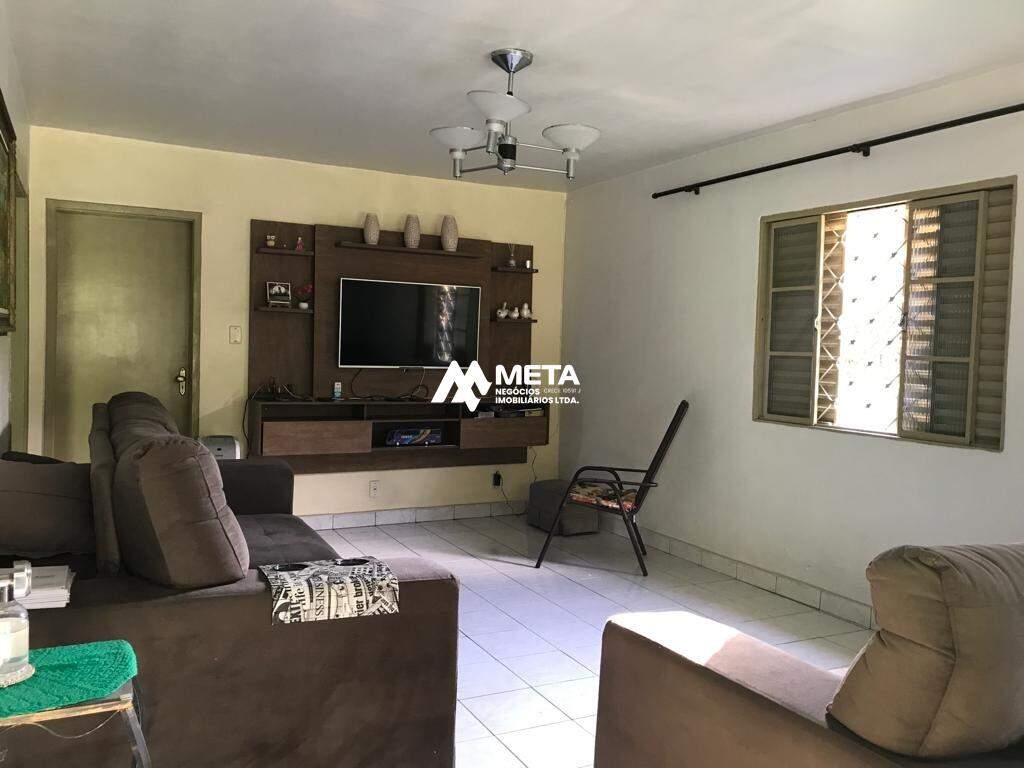 Casa à venda no Jardim Novo Embu: SALA
