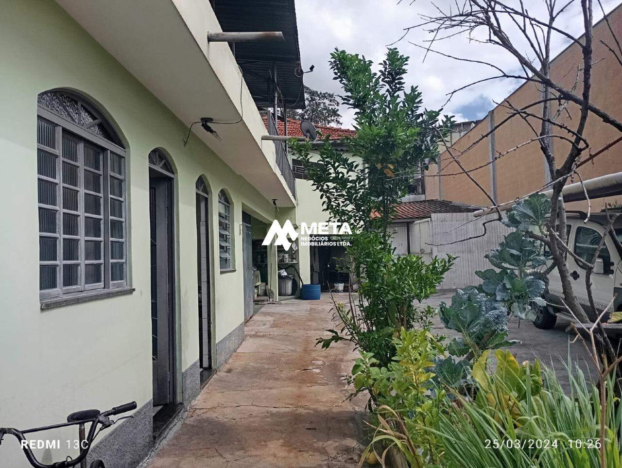 Casa à venda no Centro: 