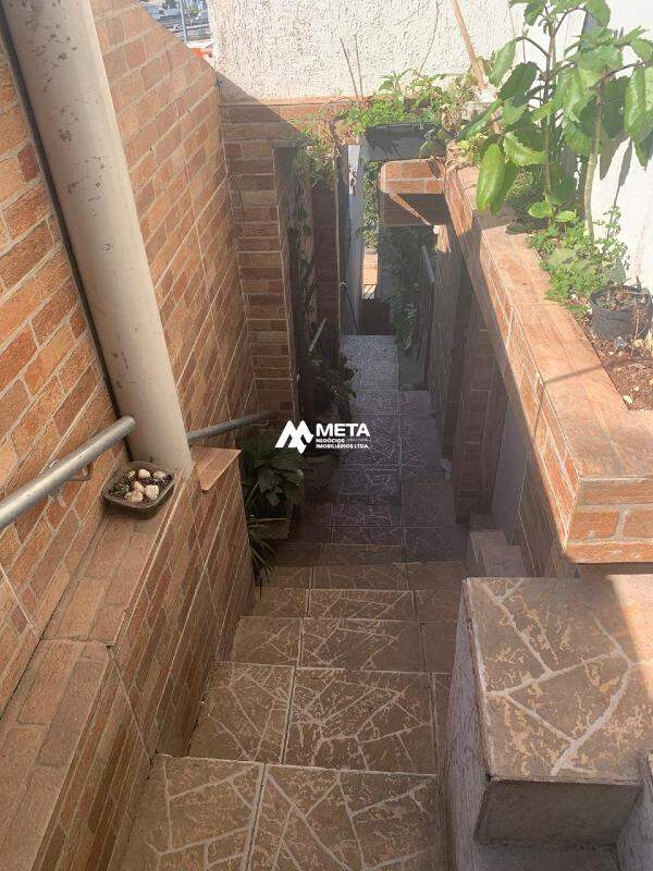 Casa à venda no Jardim de Lourdes: 