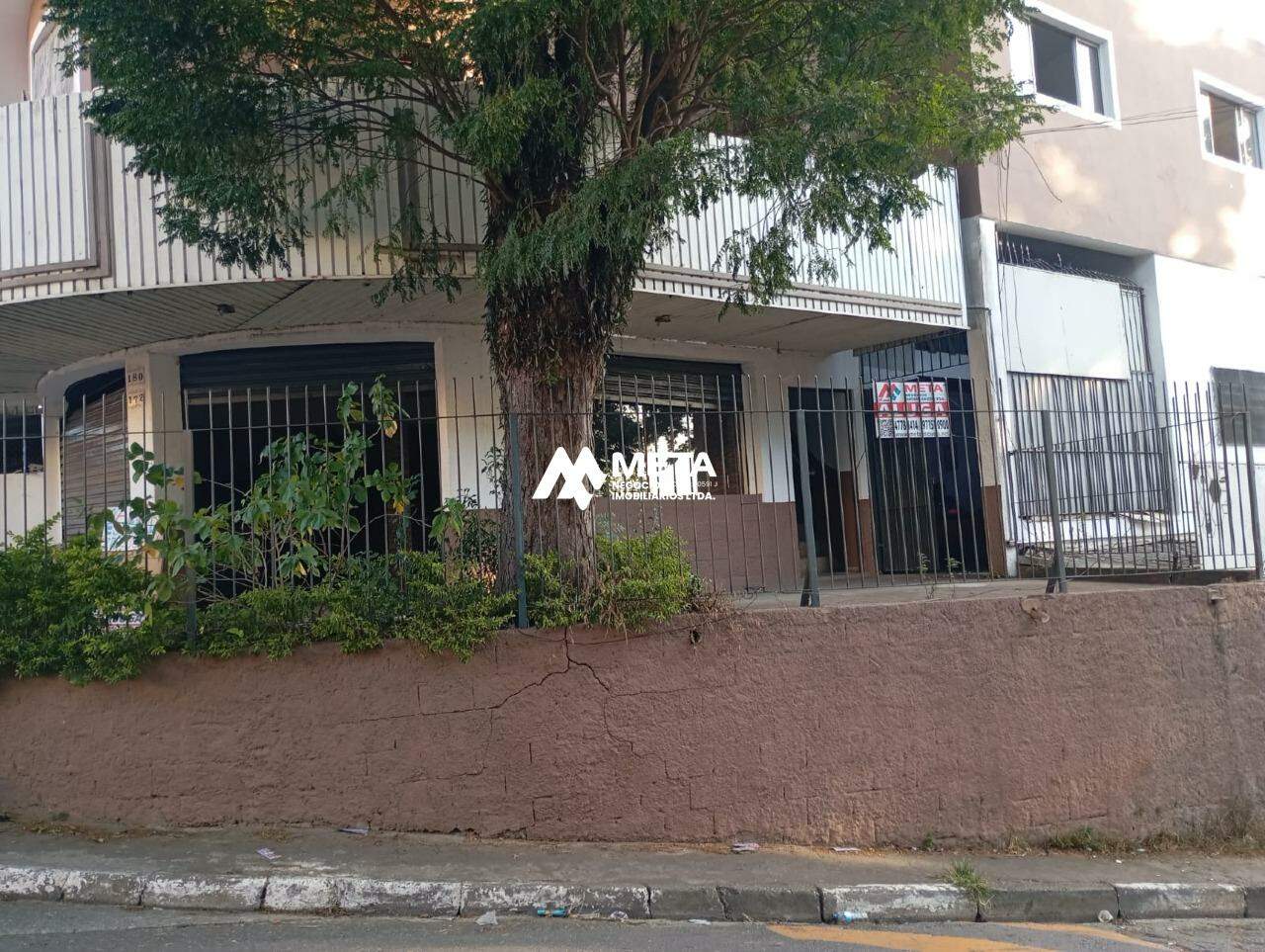 Salão para aluguel no Jardim Pinheirinho: 