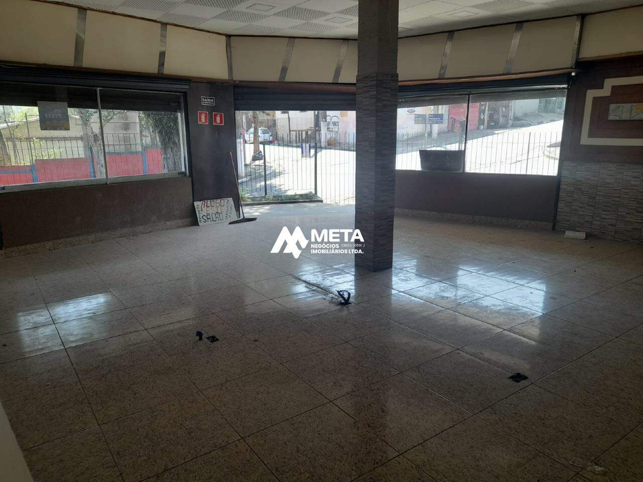 Salão para aluguel no Jardim Pinheirinho: 