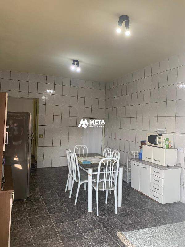 Casa à venda no Parque Luiza: 