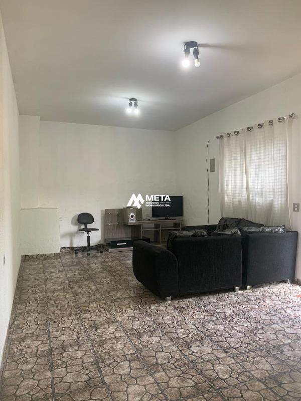 Casa à venda no Parque Luiza: 