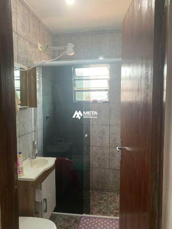 Casa à venda no Parque Luiza: 