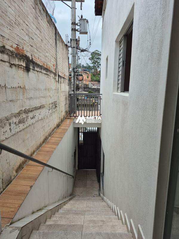 Sobrado Padrão à venda no Jardim Pinheirinho: 