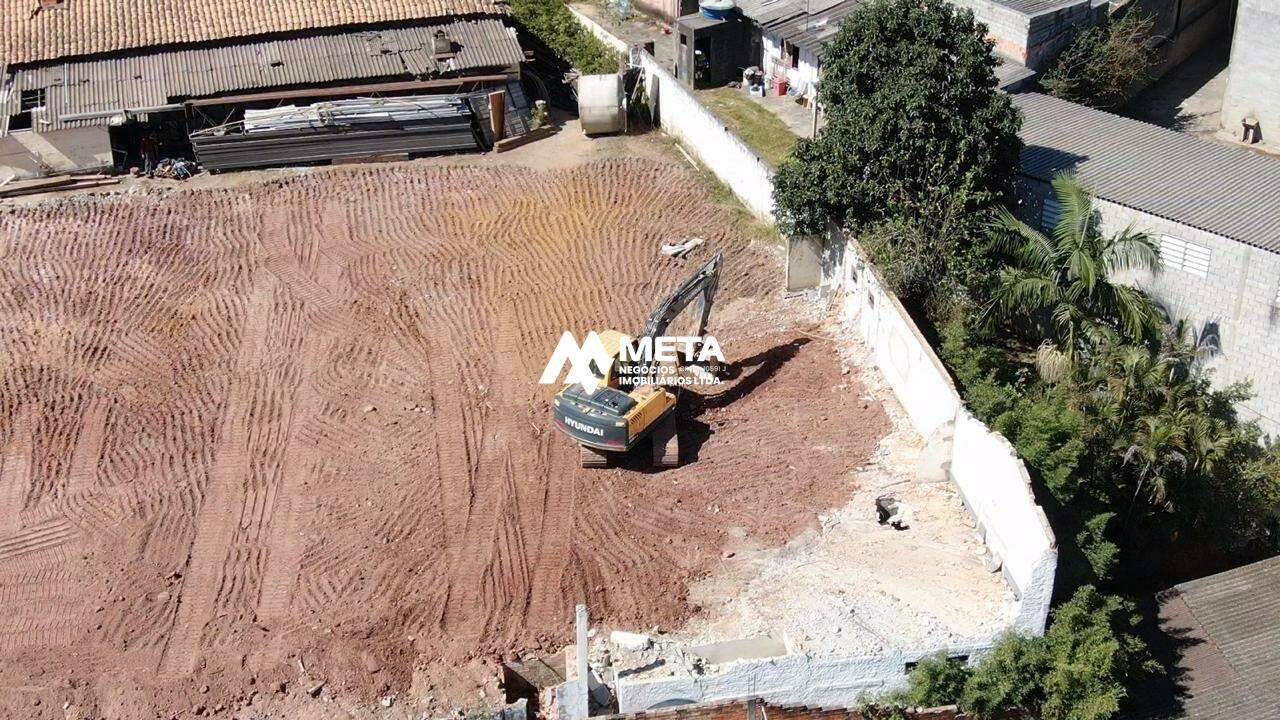 Terreno Padrão à venda no Centro: 