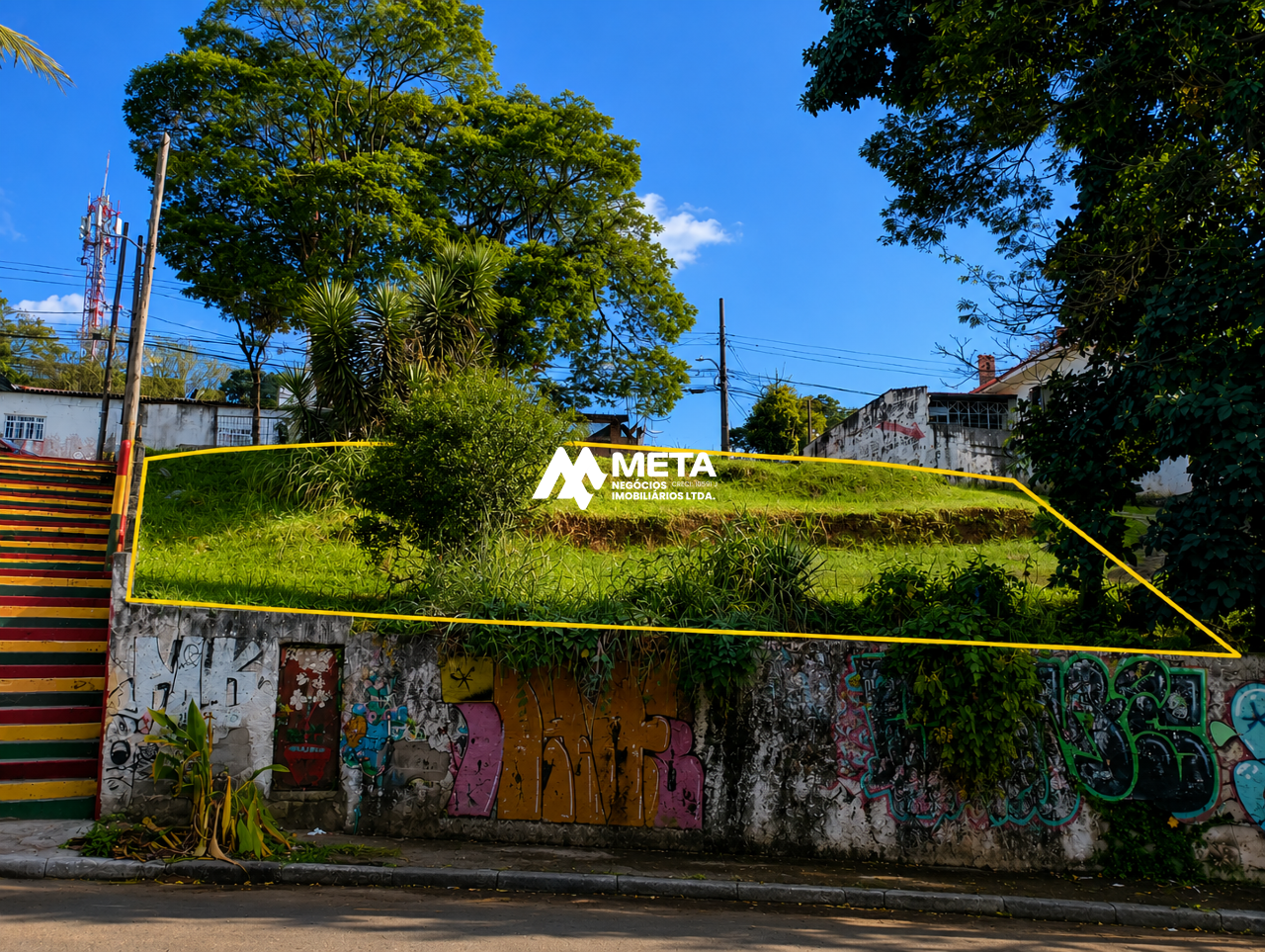 Terreno Padrão à venda no Centro: 