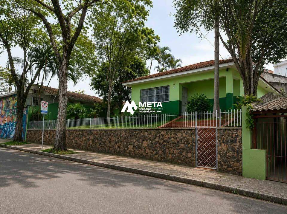 Casa à venda no Centro: 