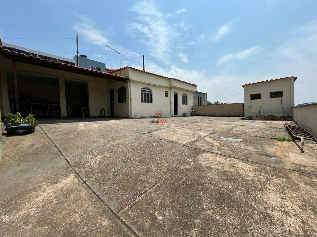 Casa, 3 quartos, 184 m² - Foto 1