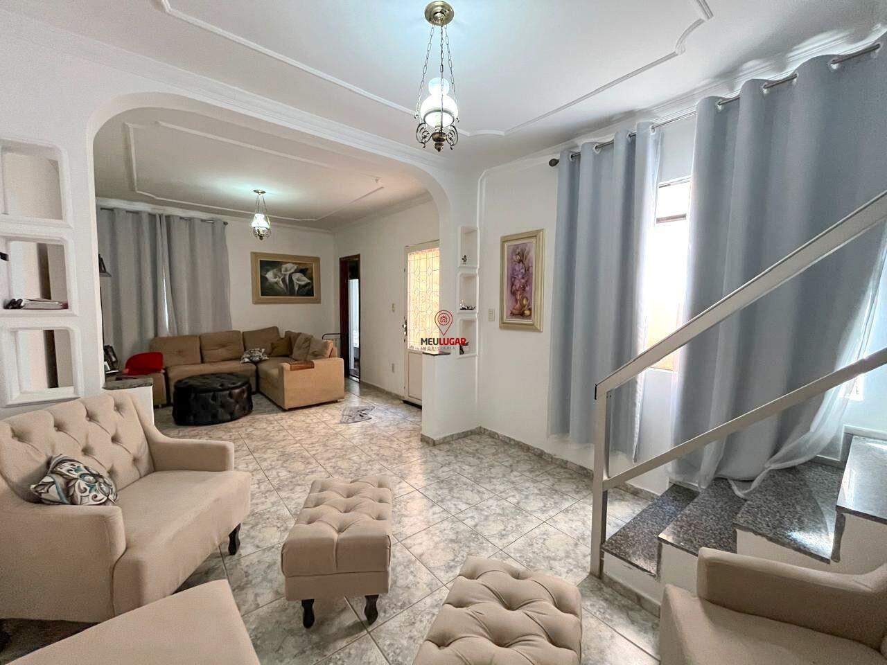 Casa, 3 quartos, 341 m² - Foto 1