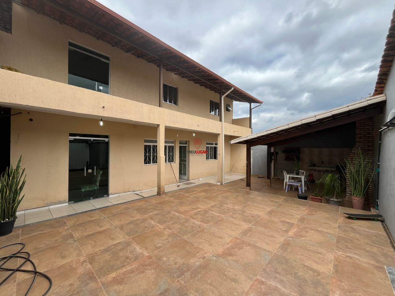 Casa, 3 quartos, 243 m² - Foto 1