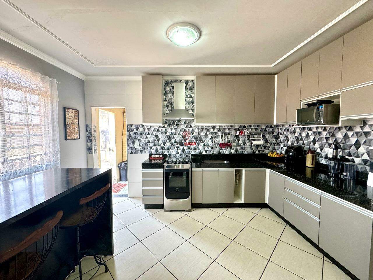 Casa, 5 quartos, 261 m² - Foto 9