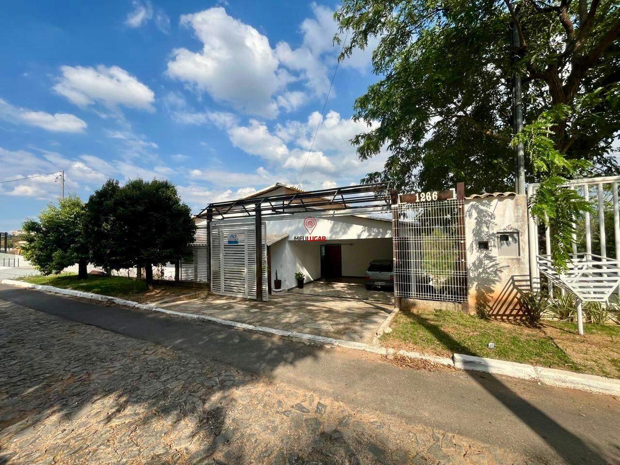 Casa, 3 quartos, 227 m² - Foto 1