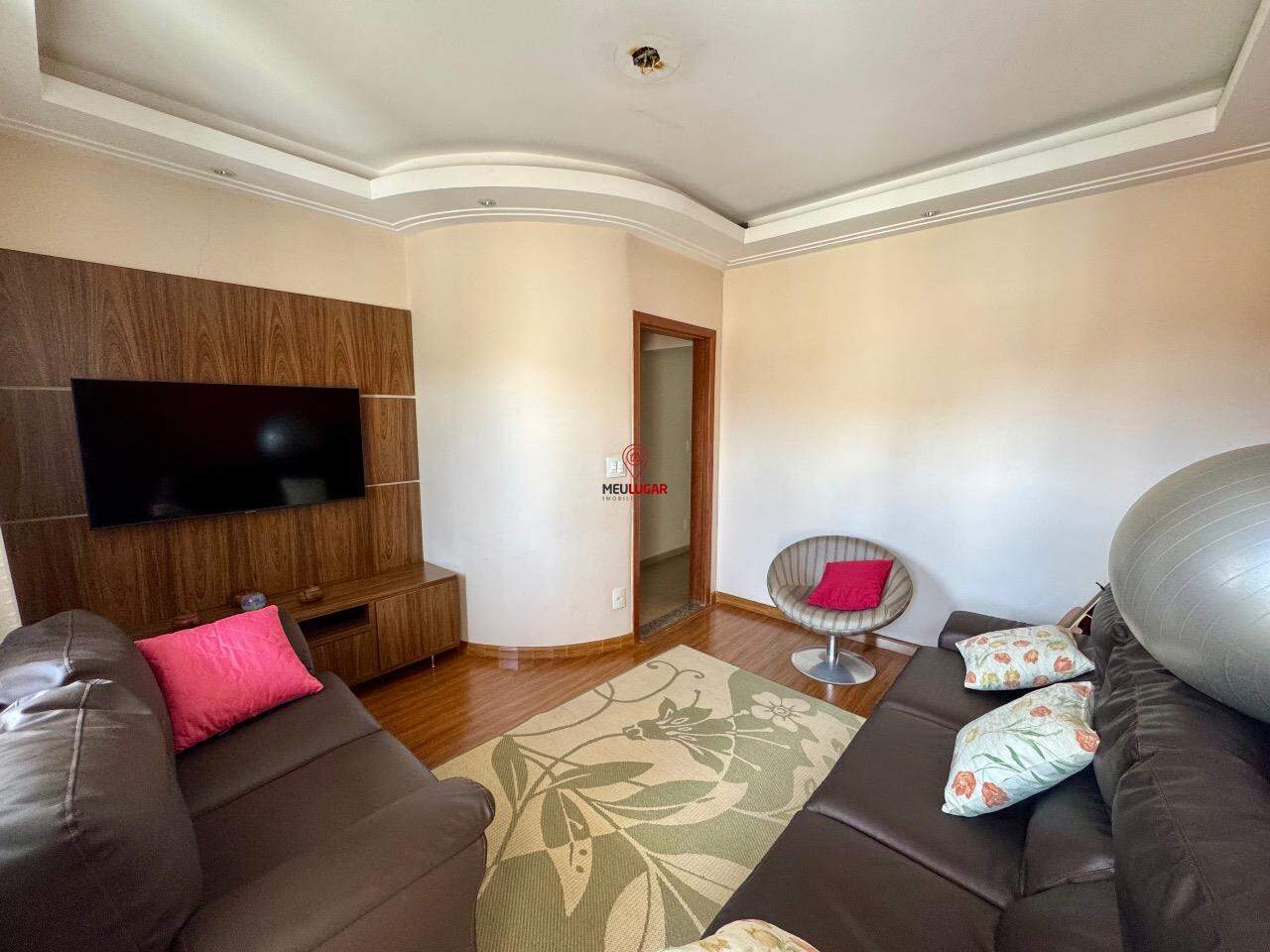 Casa, 4 quartos, 245 m² - Foto 2