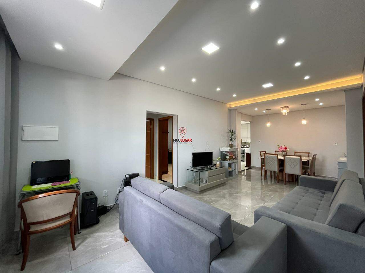 Casa, 3 quartos, 213 m² - Foto 2