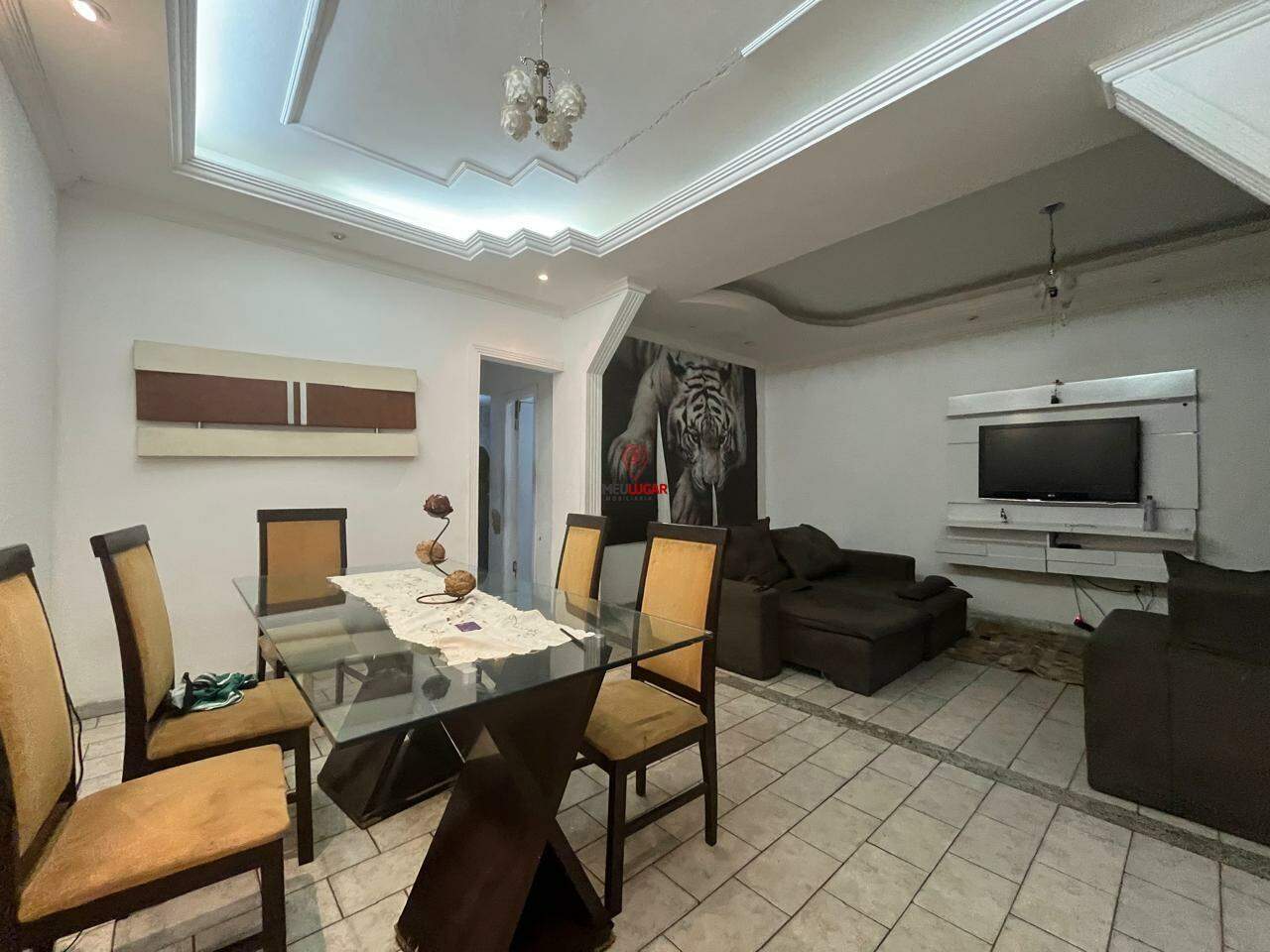 Casa, 3 quartos, 236 m² - Foto 1