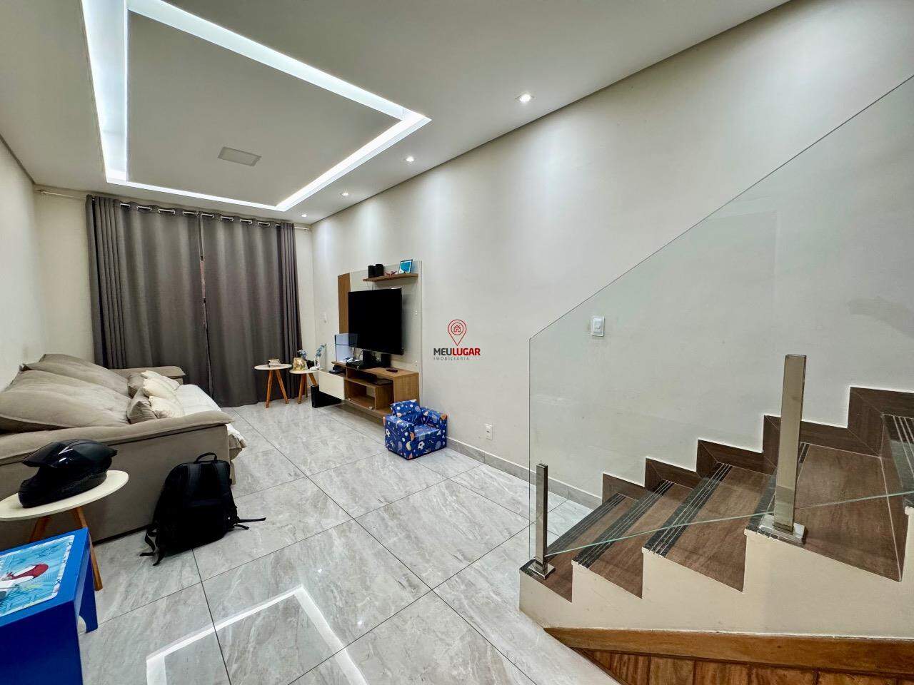 Casa, 3 quartos, 246 m² - Foto 2
