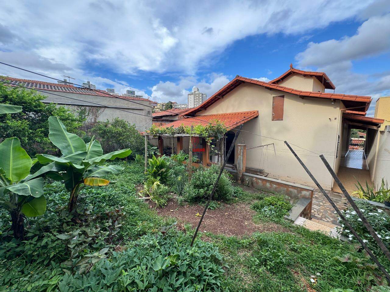 Casa, 5 quartos, 295 m² - Foto 2
