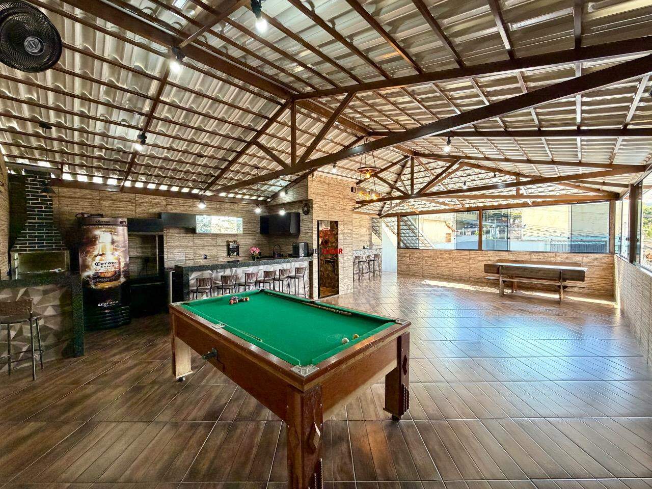 Casa, 3 quartos, 240 m² - Foto 1